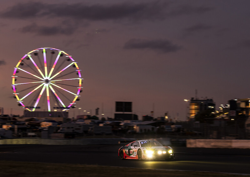 Audi triumfuje w jubileuszowym 24-godzinnym wyścigu na Nürburgring