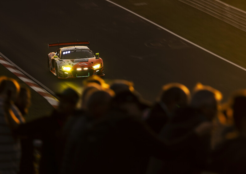 Audi triumfuje w jubileuszowym 24-godzinnym wyścigu na Nürburgring