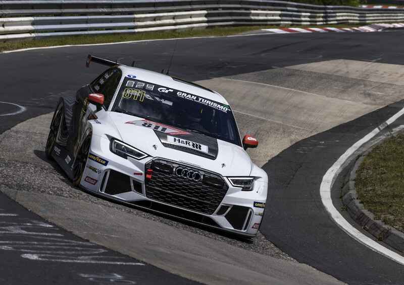 Audi triumfuje w jubileuszowym 24-godzinnym wyścigu na Nürburgring