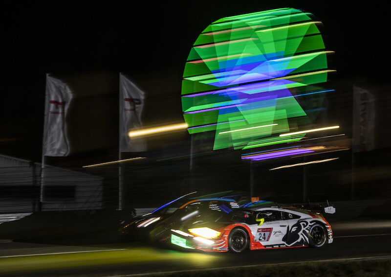 Audi triumfuje w jubileuszowym 24-godzinnym wyścigu na Nürburgring