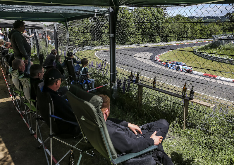 Audi triumfuje w jubileuszowym 24-godzinnym wyścigu na Nürburgring