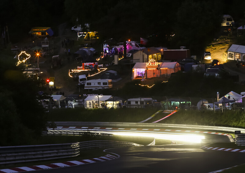 Audi triumfuje w jubileuszowym 24-godzinnym wyścigu na Nürburgring
