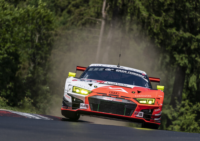 Audi triumfuje w jubileuszowym 24-godzinnym wyścigu na Nürburgring