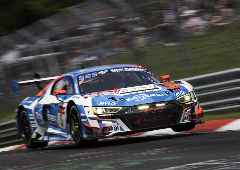 Audi triumfuje w jubileuszowym 24-godzinnym wyścigu na Nürburgring