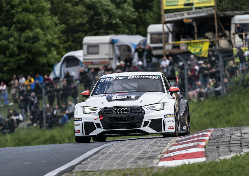 Audi triumfuje w jubileuszowym 24-godzinnym wyścigu na Nürburgring