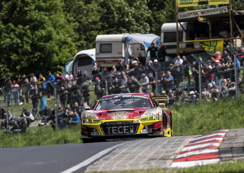 Audi triumfuje w jubileuszowym 24-godzinnym wyścigu na Nürburgring