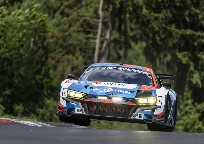Audi triumfuje w jubileuszowym 24-godzinnym wyścigu na Nürburgring