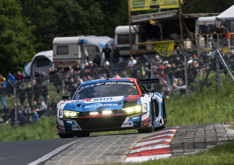 Audi triumfuje w jubileuszowym 24-godzinnym wyścigu na Nürburgring