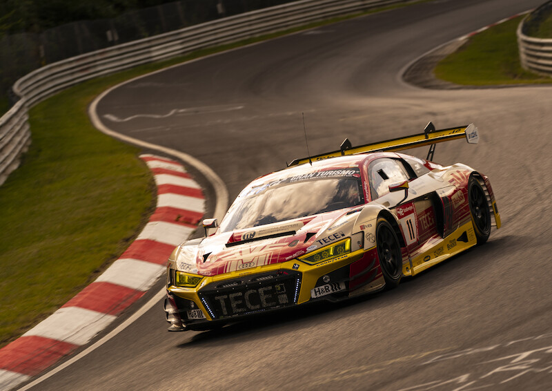 Audi triumfuje w jubileuszowym 24-godzinnym wyścigu na Nürburgring