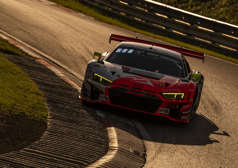 Audi triumfuje w jubileuszowym 24-godzinnym wyścigu na Nürburgring