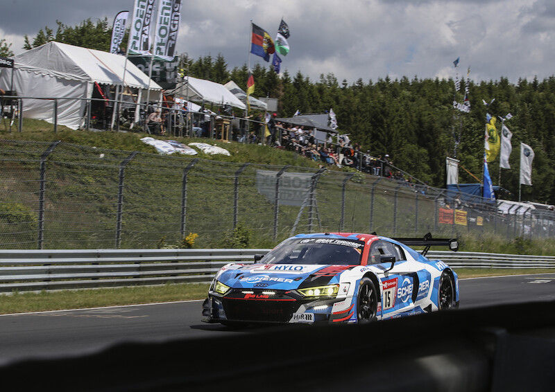 Audi triumfuje w jubileuszowym 24-godzinnym wyścigu na Nürburgring