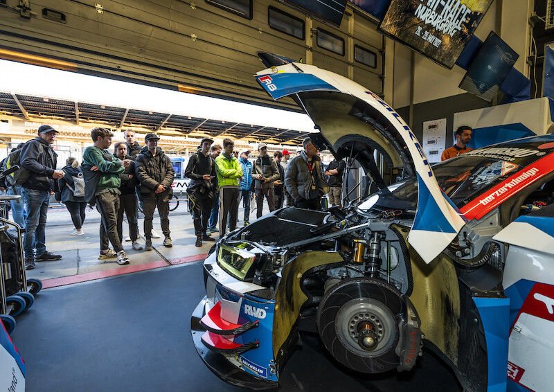 Audi triumfuje w jubileuszowym 24-godzinnym wyścigu na Nürburgring
