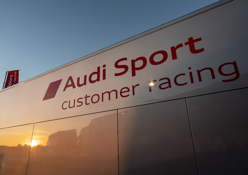 Audi triumfuje w jubileuszowym 24-godzinnym wyścigu na Nürburgring
