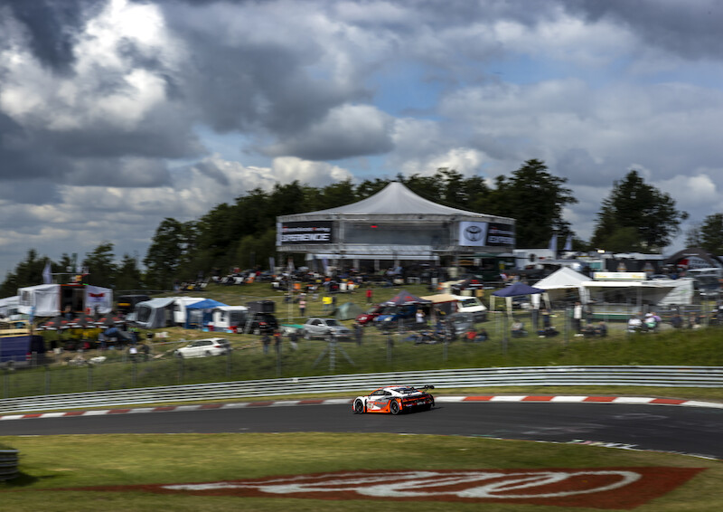 Audi triumfuje w jubileuszowym 24-godzinnym wyścigu na Nürburgring