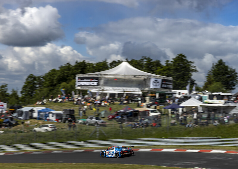 Audi triumfuje w jubileuszowym 24-godzinnym wyścigu na Nürburgring