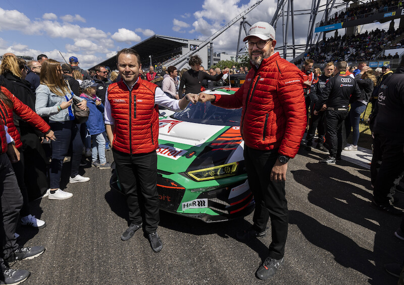 Audi triumfuje w jubileuszowym 24-godzinnym wyścigu na Nürburgring