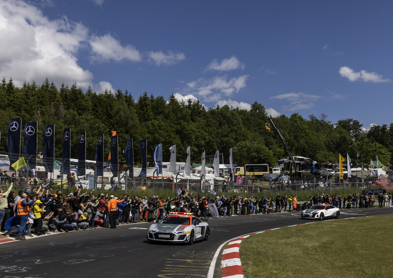 Audi triumfuje w jubileuszowym 24-godzinnym wyścigu na Nürburgring