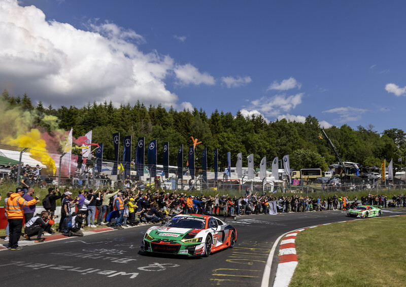 Audi triumfuje w jubileuszowym 24-godzinnym wyścigu na Nürburgring