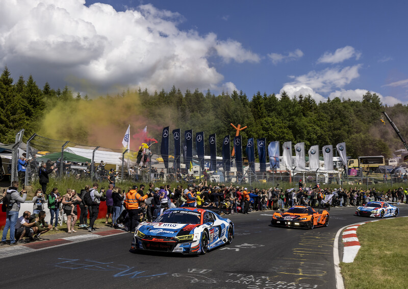Audi triumfuje w jubileuszowym 24-godzinnym wyścigu na Nürburgring