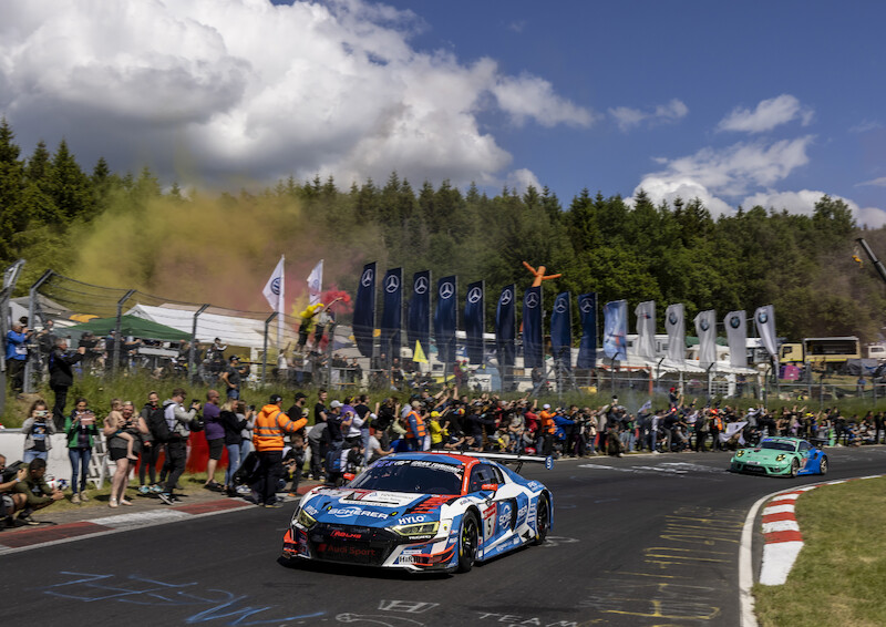 Audi triumfuje w jubileuszowym 24-godzinnym wyścigu na Nürburgring