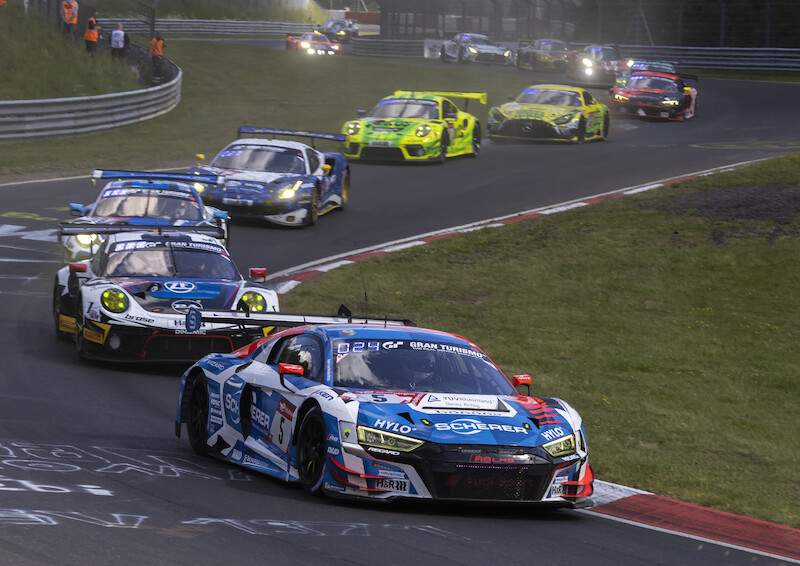 Audi triumfuje w jubileuszowym 24-godzinnym wyścigu na Nürburgring