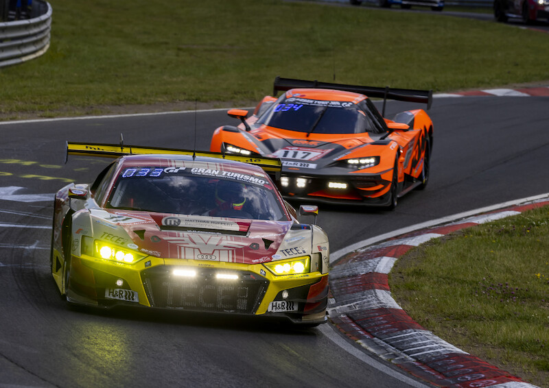 Audi triumfuje w jubileuszowym 24-godzinnym wyścigu na Nürburgring