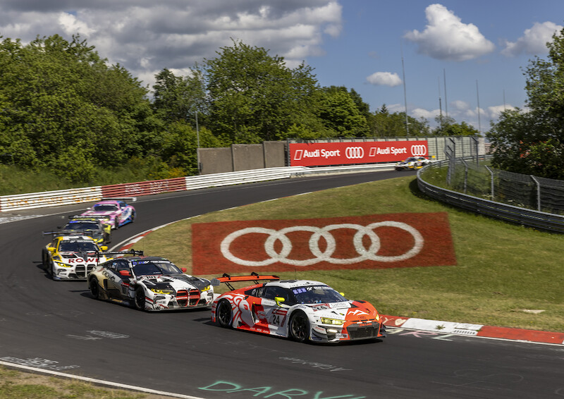 Audi triumfuje w jubileuszowym 24-godzinnym wyścigu na Nürburgring