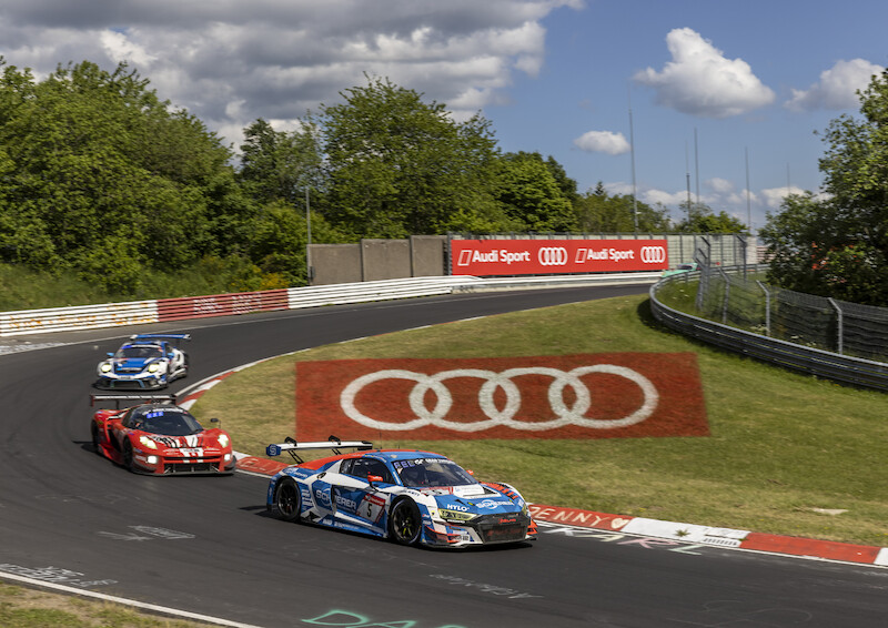 Audi triumfuje w jubileuszowym 24-godzinnym wyścigu na Nürburgring