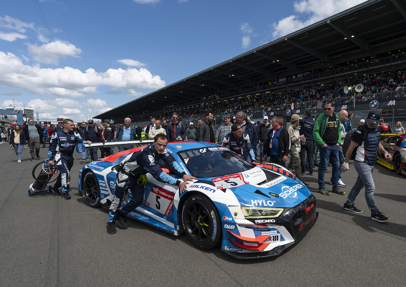 Audi triumfuje w jubileuszowym 24-godzinnym wyścigu na Nürburgring