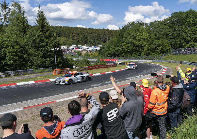 Audi triumfuje w jubileuszowym 24-godzinnym wyścigu na Nürburgring