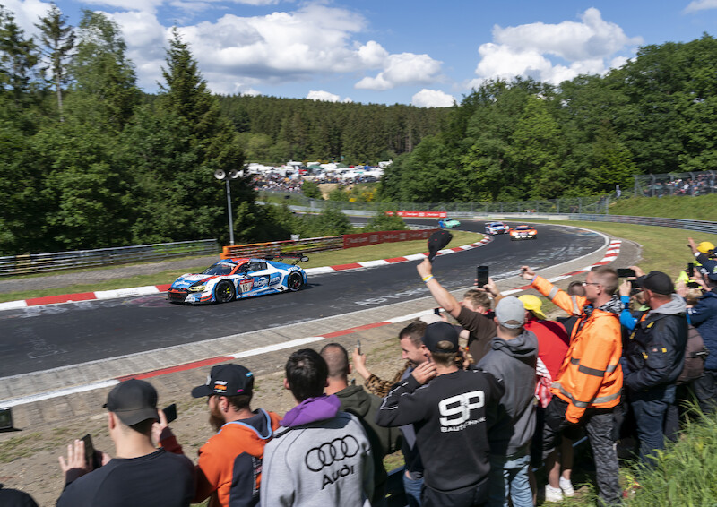 Audi triumfuje w jubileuszowym 24-godzinnym wyścigu na Nürburgring