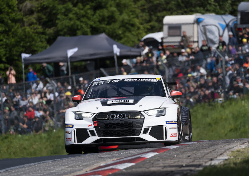 Audi triumfuje w jubileuszowym 24-godzinnym wyścigu na Nürburgring