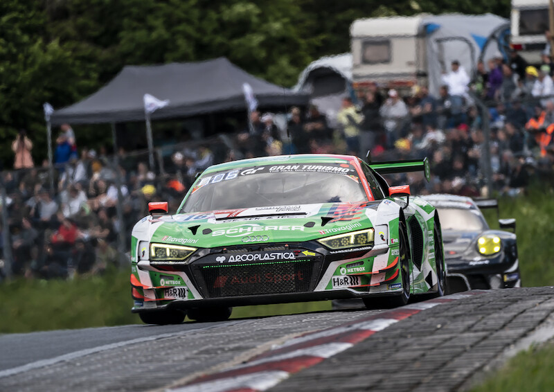 Audi triumfuje w jubileuszowym 24-godzinnym wyścigu na Nürburgring