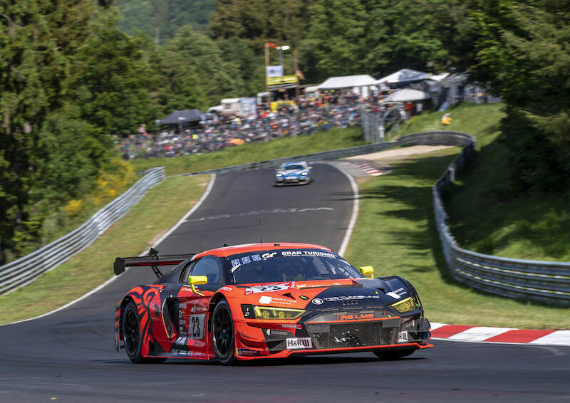 Audi triumfuje w jubileuszowym 24-godzinnym wyścigu na Nürburgring