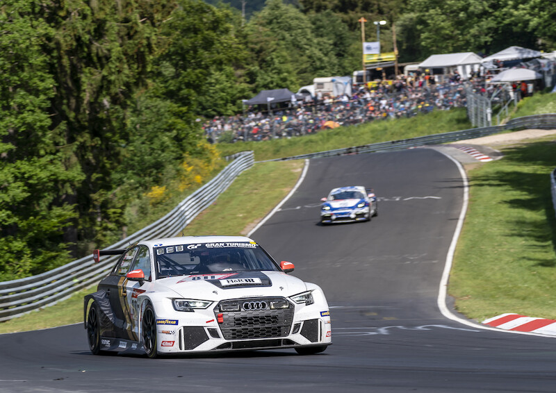 Audi triumfuje w jubileuszowym 24-godzinnym wyścigu na Nürburgring