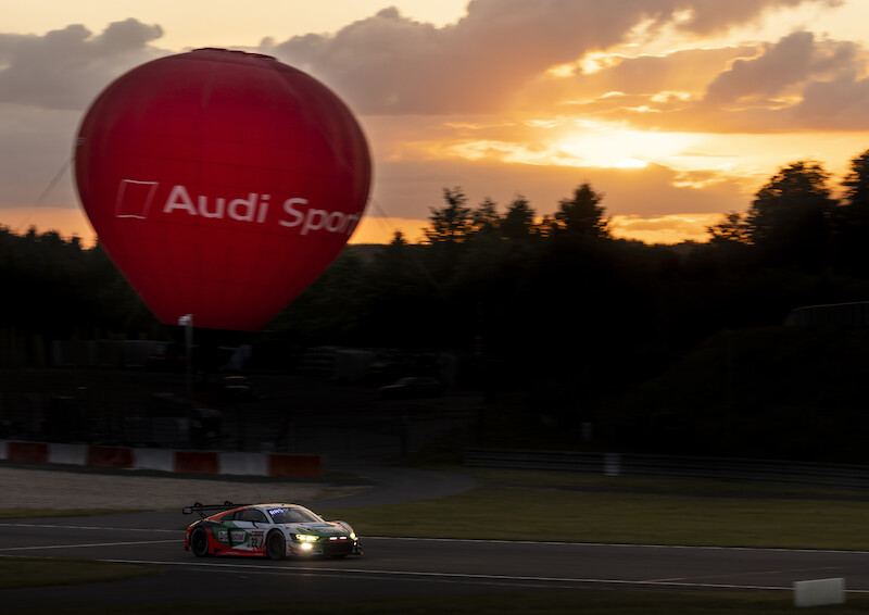 Audi triumfuje w jubileuszowym 24-godzinnym wyścigu na Nürburgring