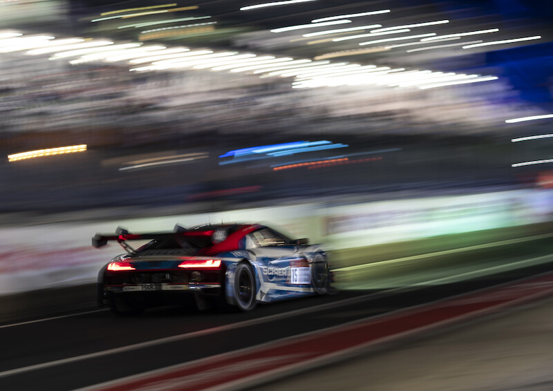 Audi triumfuje w jubileuszowym 24-godzinnym wyścigu na Nürburgring