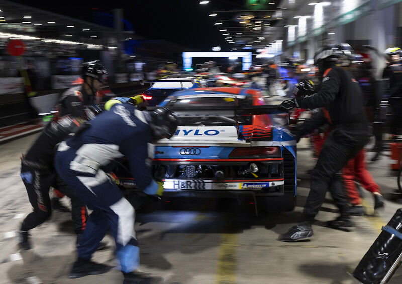 Audi triumfuje w jubileuszowym 24-godzinnym wyścigu na Nürburgring