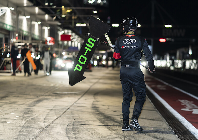 Audi triumfuje w jubileuszowym 24-godzinnym wyścigu na Nürburgring