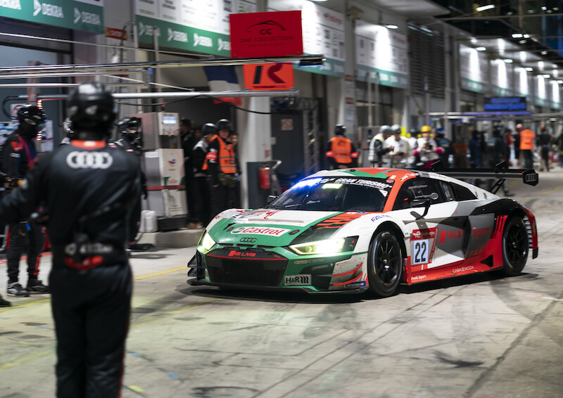 Audi triumfuje w jubileuszowym 24-godzinnym wyścigu na Nürburgring