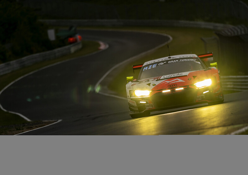 Audi triumfuje w jubileuszowym 24-godzinnym wyścigu na Nürburgring