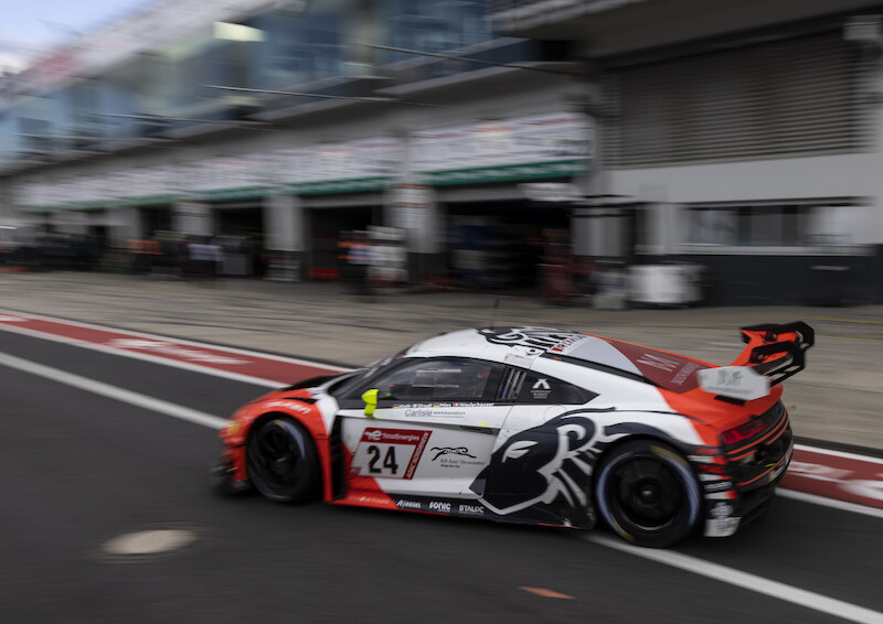 Audi triumfuje w jubileuszowym 24-godzinnym wyścigu na Nürburgring