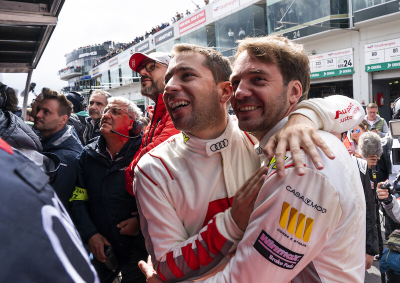 Audi triumfuje w jubileuszowym 24-godzinnym wyścigu na Nürburgring