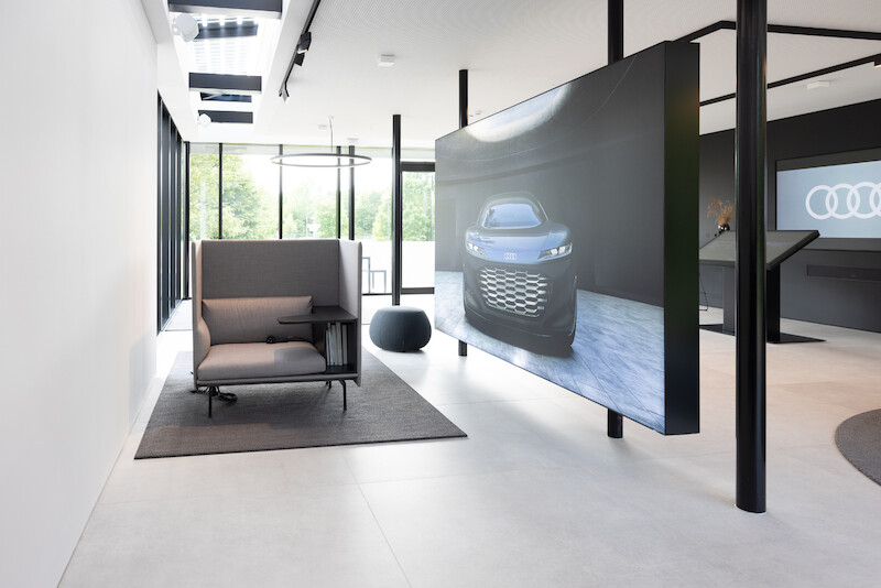 Audi, po sukcesie fazy pilotażowej, kontynuuje wdrażanie koncepcji charging hub’ów