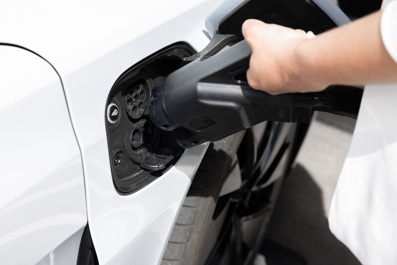 Audi, po sukcesie fazy pilotażowej, kontynuuje wdrażanie koncepcji charging hub’ów