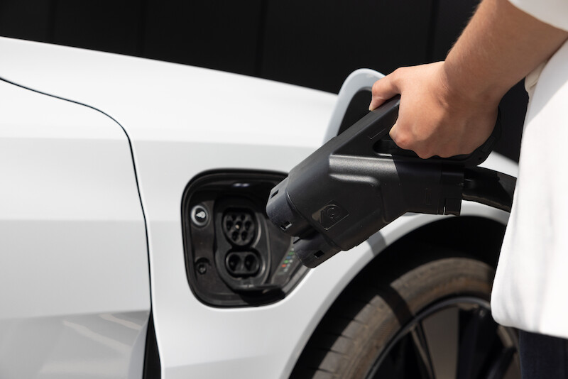 Audi, po sukcesie fazy pilotażowej, kontynuuje wdrażanie koncepcji charging hub’ów