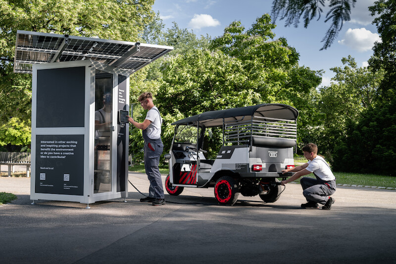 Drugie życie: moduły akumulatorów napędowych z Audi e-tron zasilają riksze w Indiach