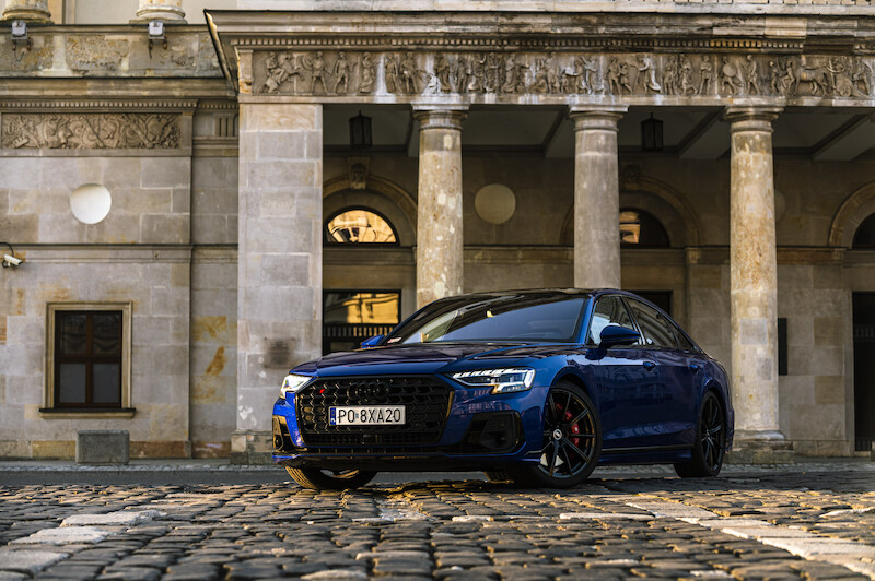 Audi S8
