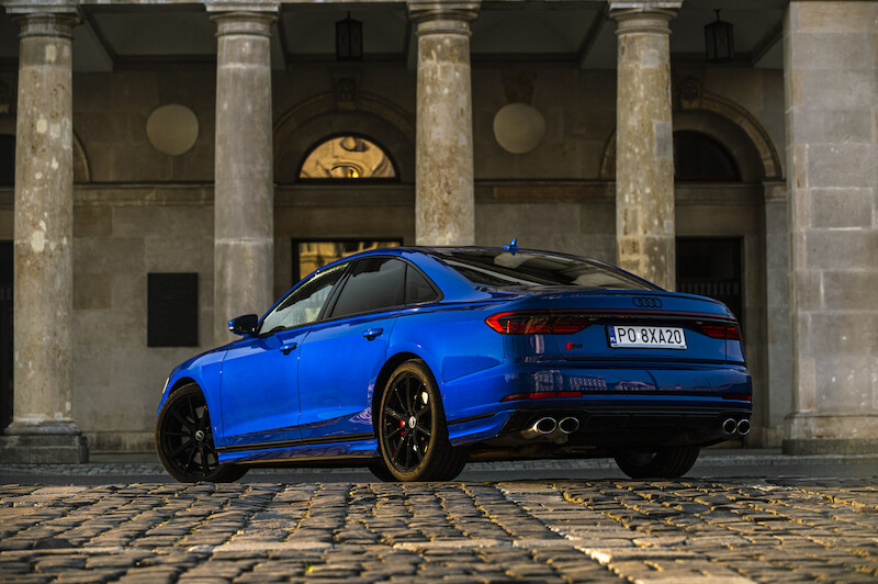 Audi S8
