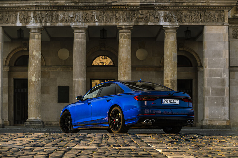 Audi S8